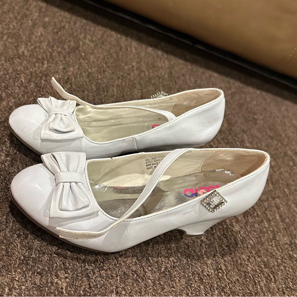 EUC Girls Sz 3 Elegant White Bow Dress Shoe rhinestone buckle wedge heel